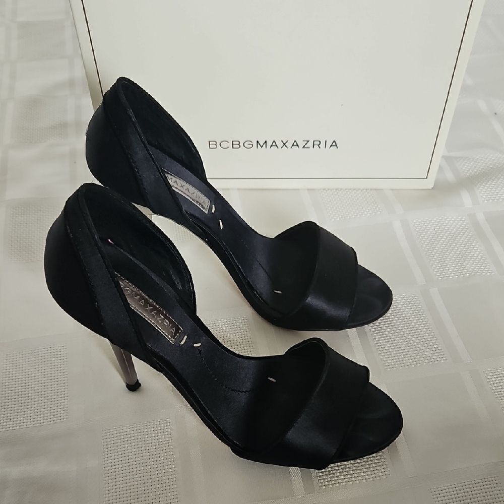 BCBGMAXAZRIA Women's Black Heels